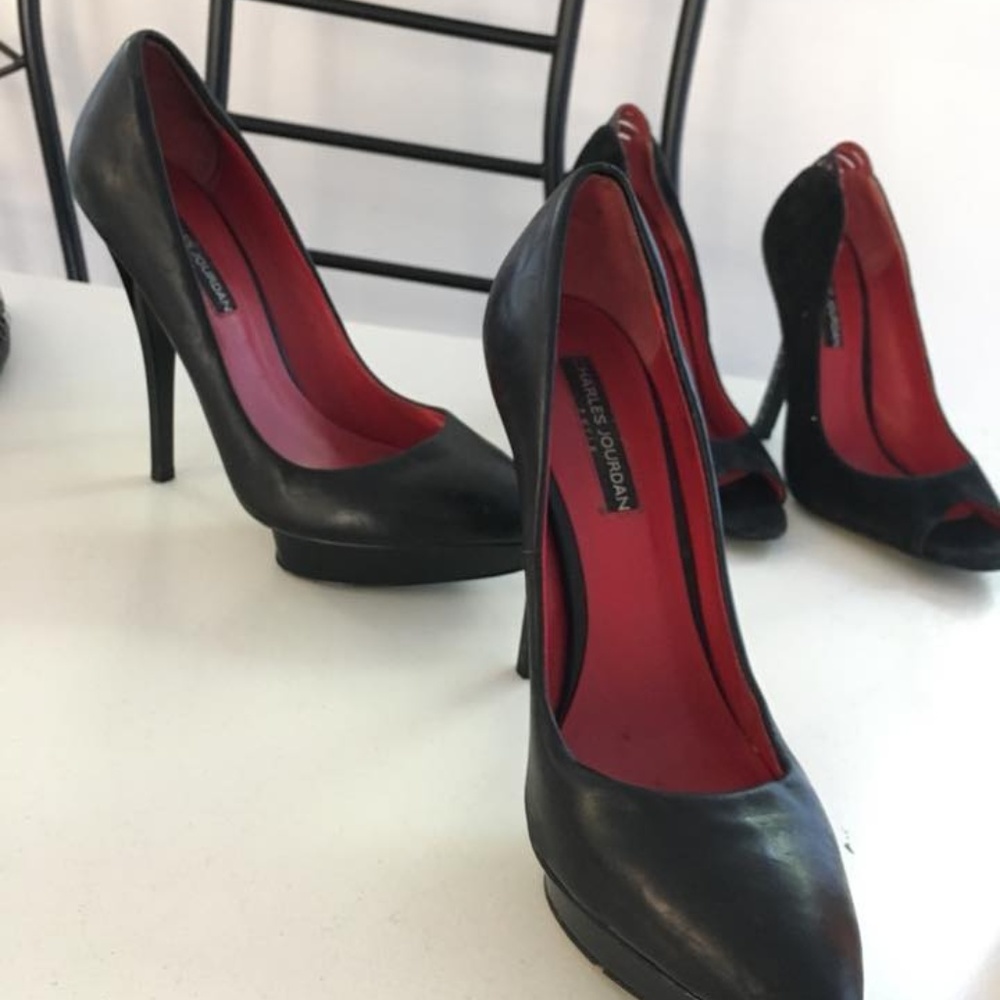 Charles Jourdan Paris 6.5 leather pumps